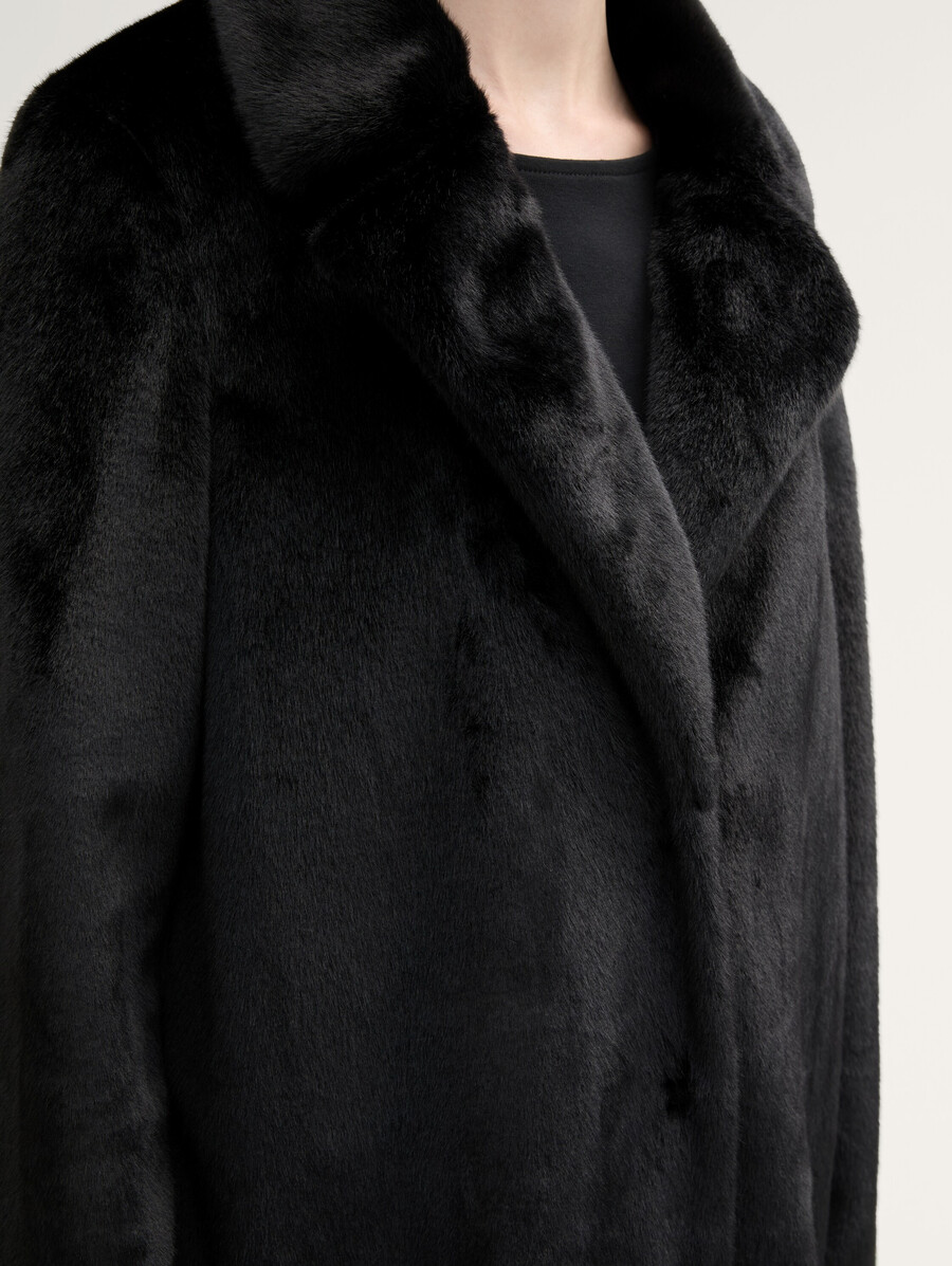 manteau en fausse fourrure