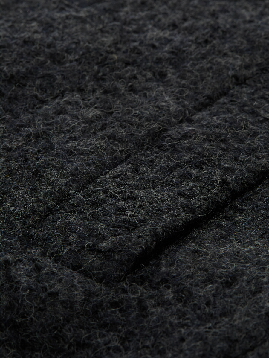 manteau en laine bouclée à col montant
