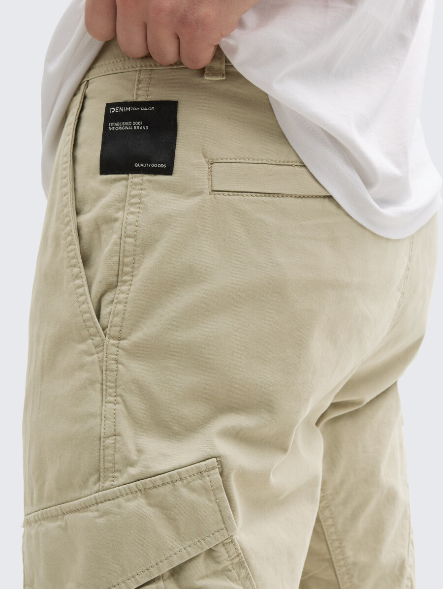pantalon cargo fuselé classique
