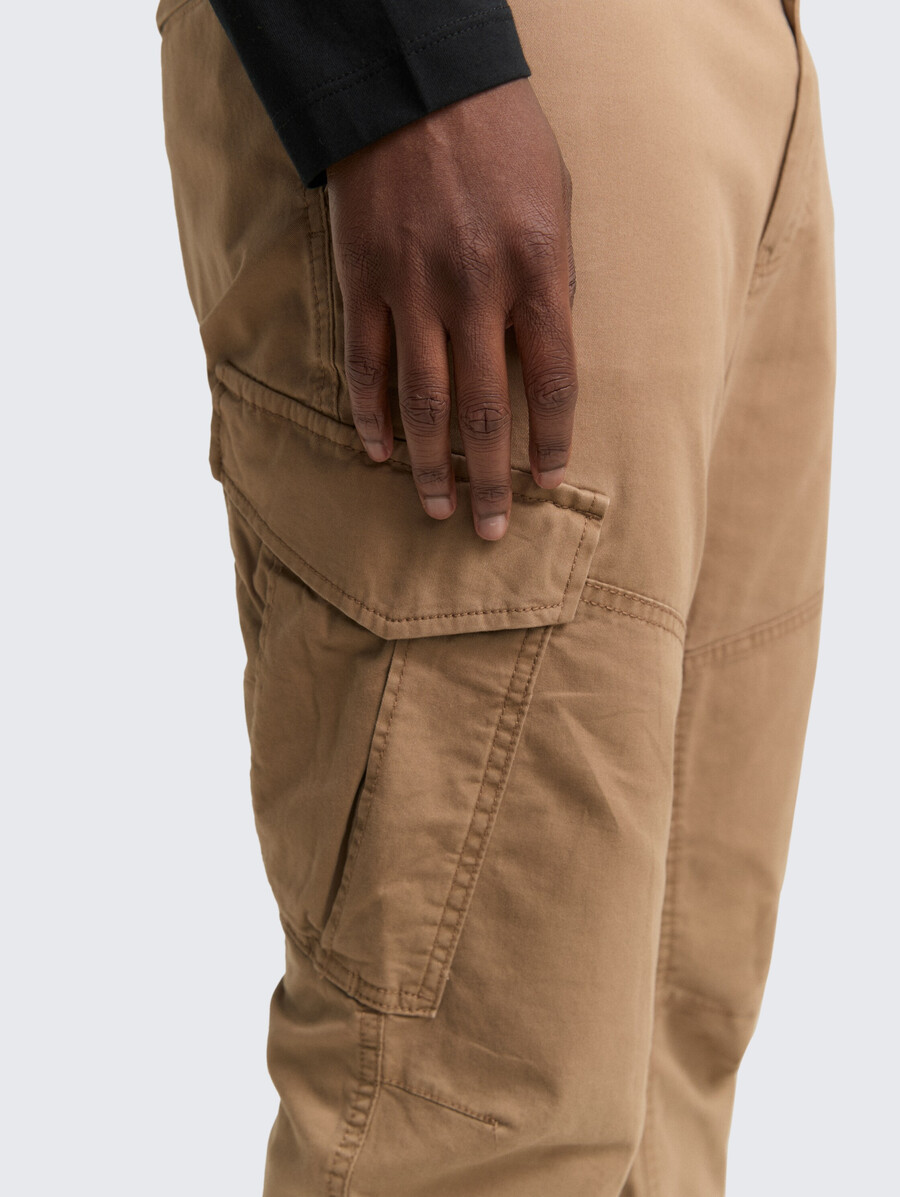pantalon cargo fuselé classique
