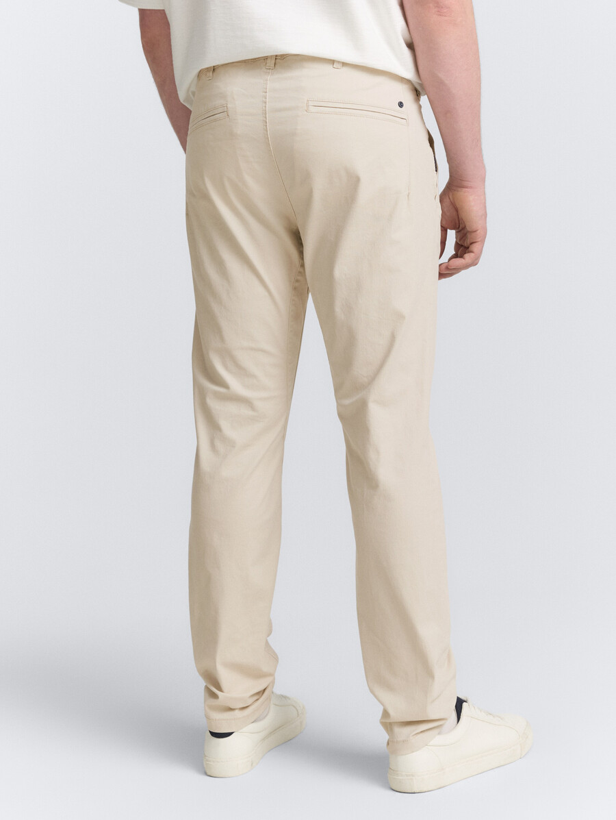 pantalon chino fuselé grande taille