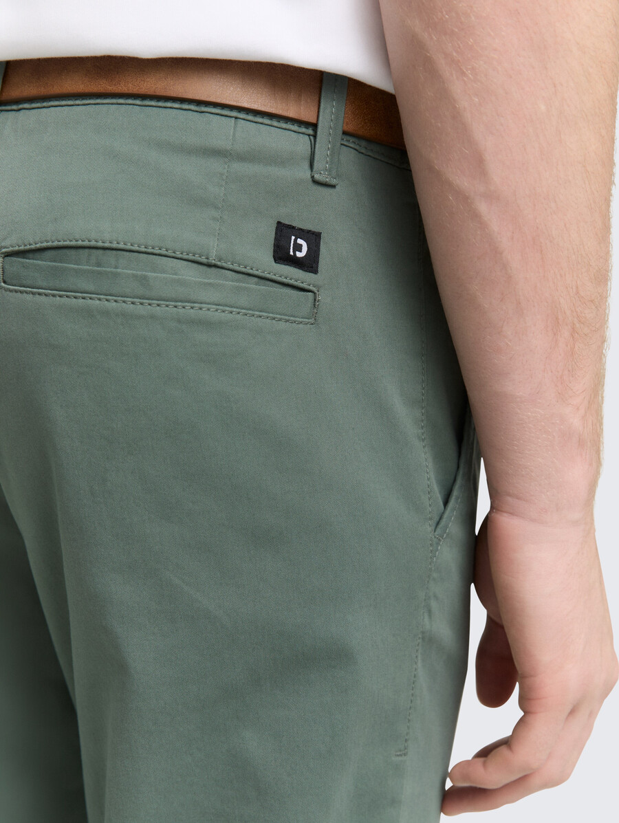 pantalon chino slim avec ceinture