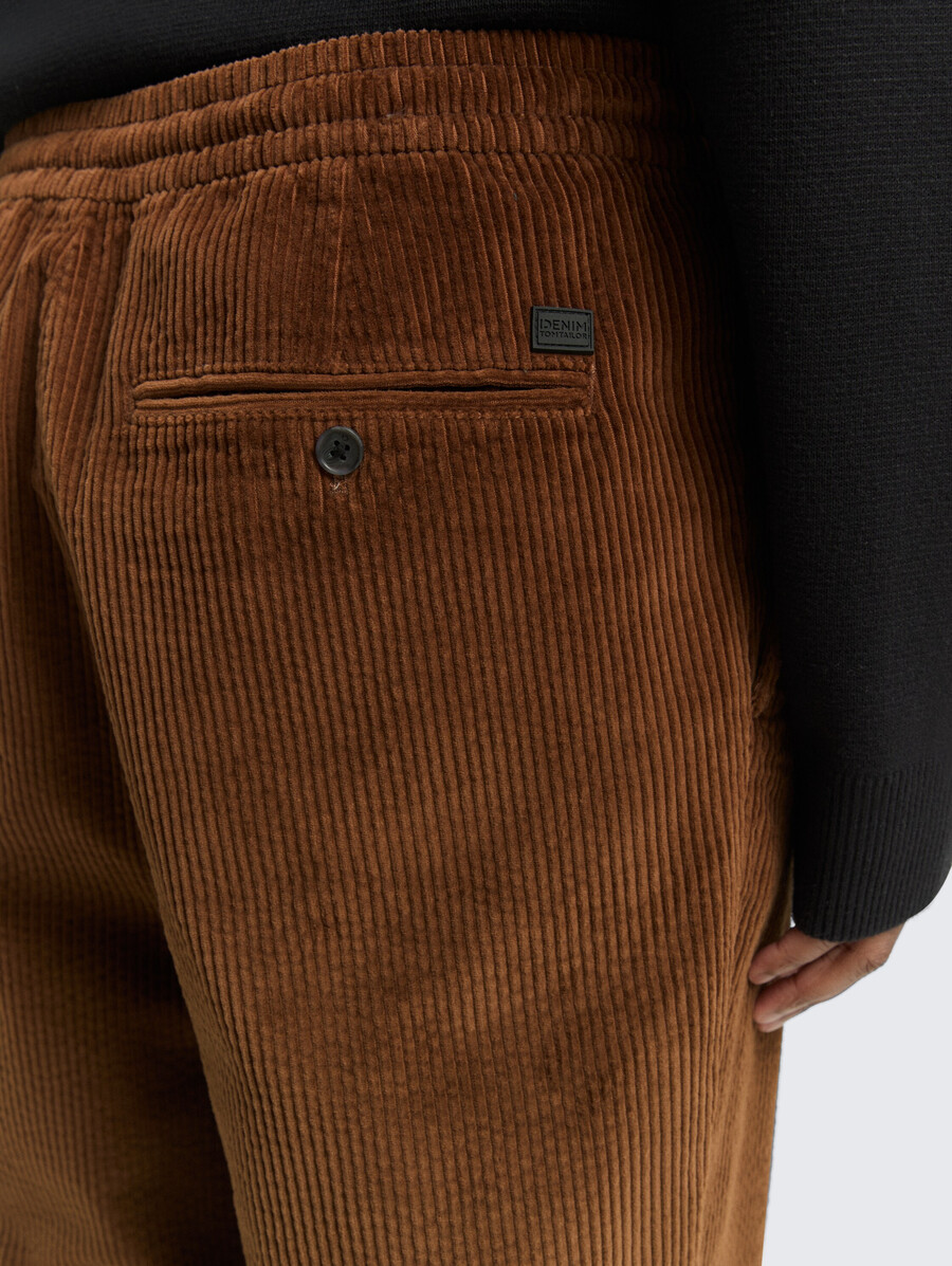 pantalon chino ttrelaxed en velours côtelé
