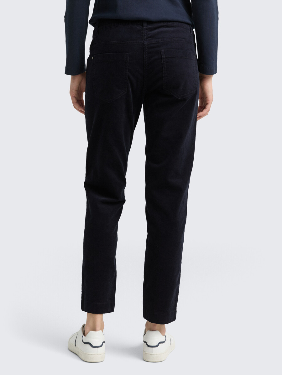 pantalon en velours côtelé fuselé et décontracté