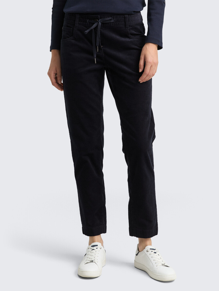 pantalon en velours côtelé fuselé et décontracté