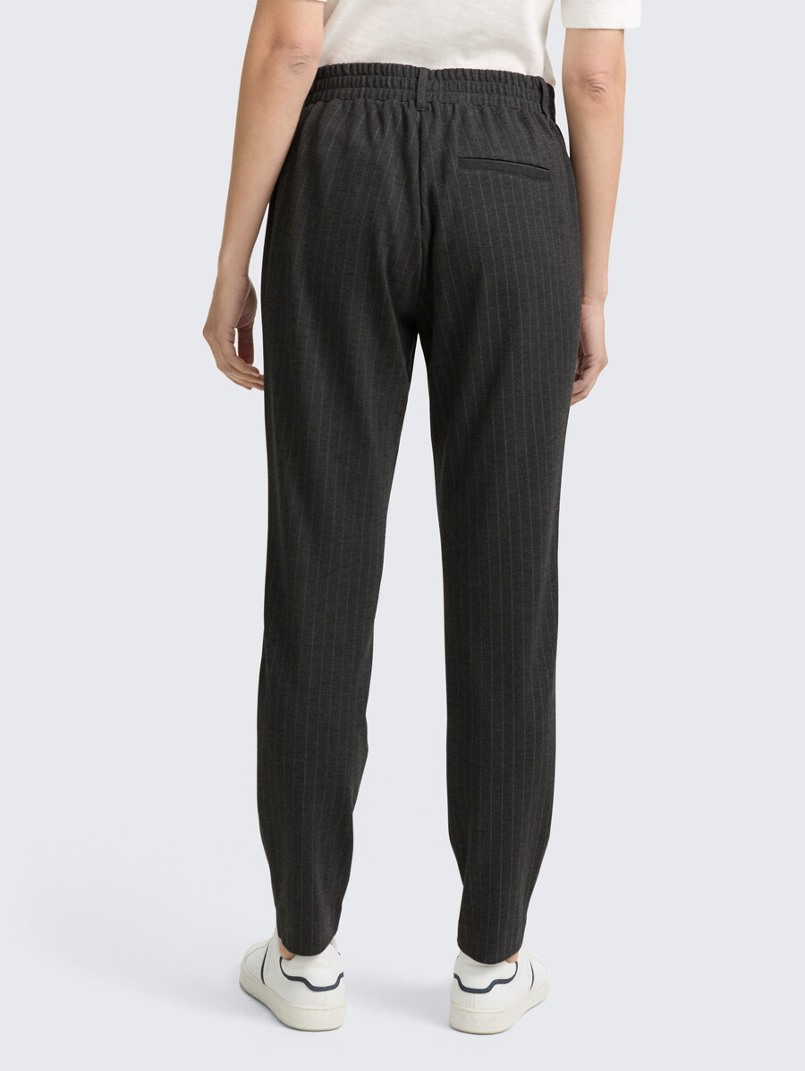 pantalon ample à fines rayures