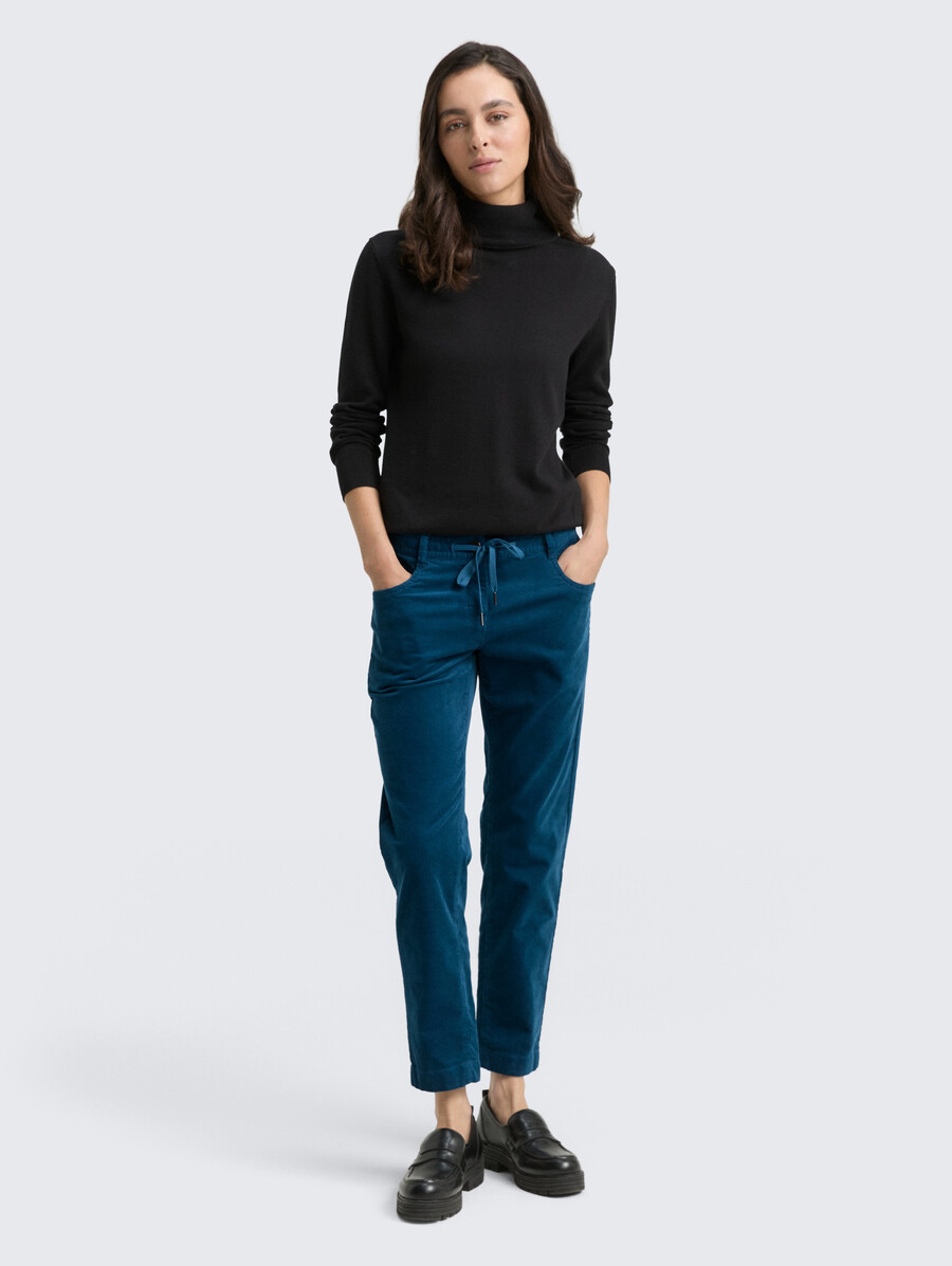 pantalon en velours côtelé fuselé et décontracté