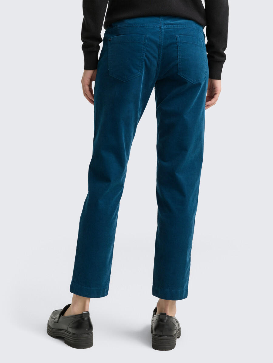 pantalon en velours côtelé fuselé et décontracté