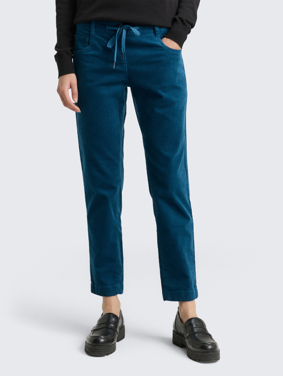 pantalon en velours côtelé fuselé et décontracté