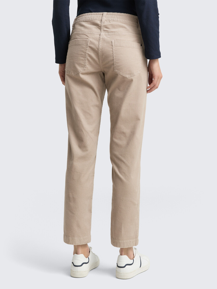 pantalon en velours côtelé fuselé et décontracté