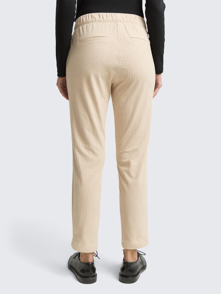 pantalon en velours côtelé ample et slim