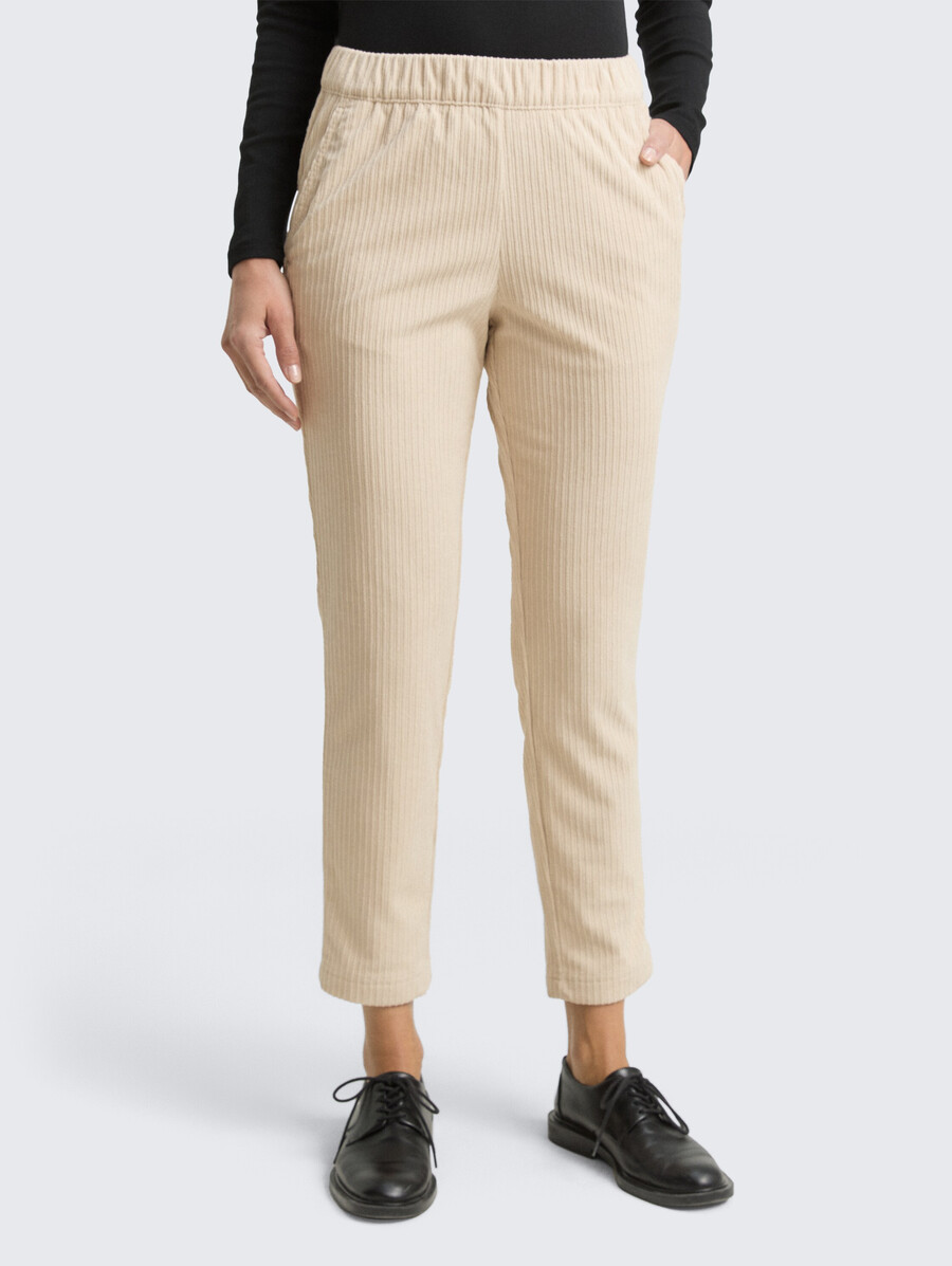 pantalon en velours côtelé ample et slim