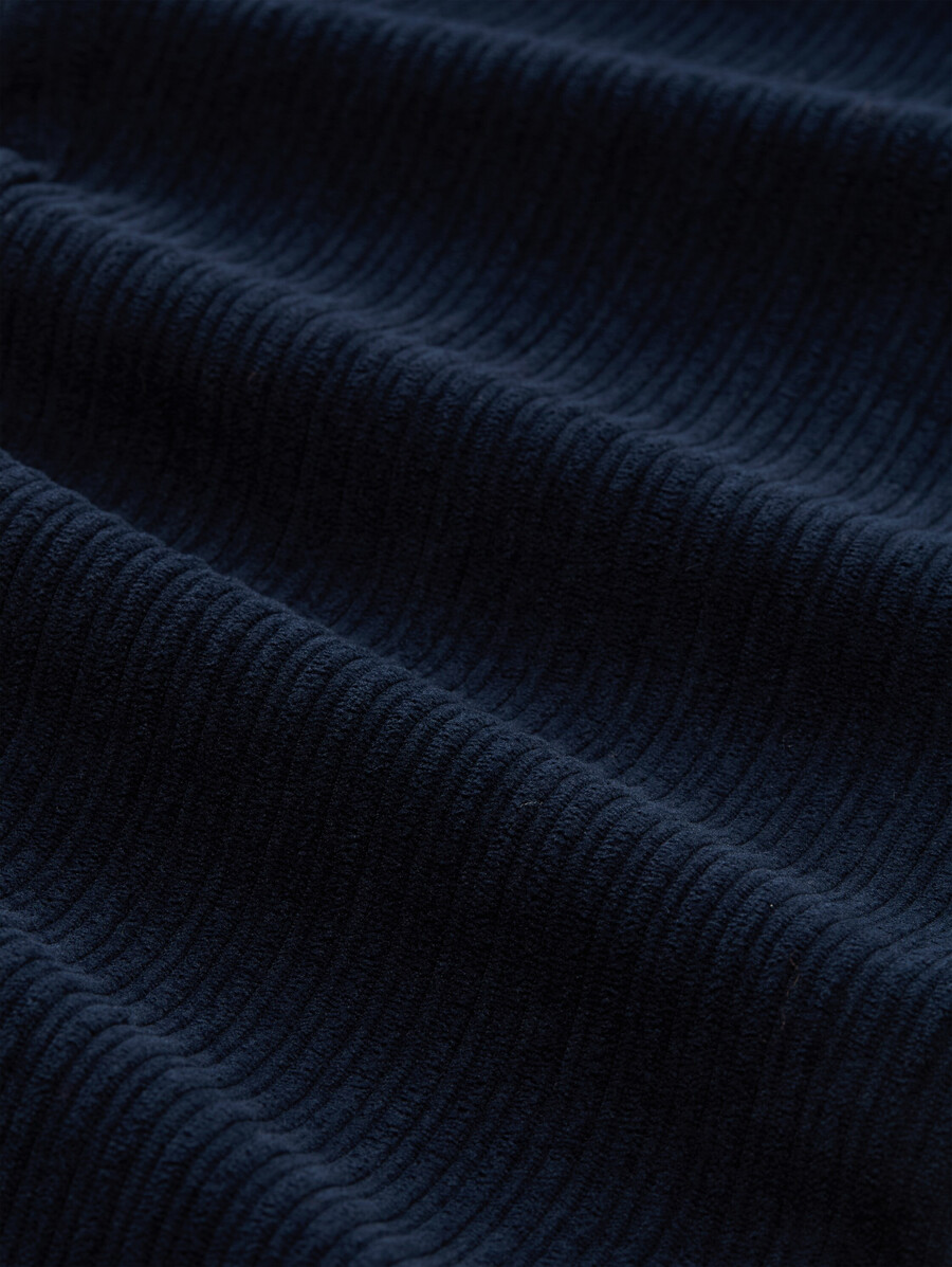 pantalon en velours côtelé ample et slim