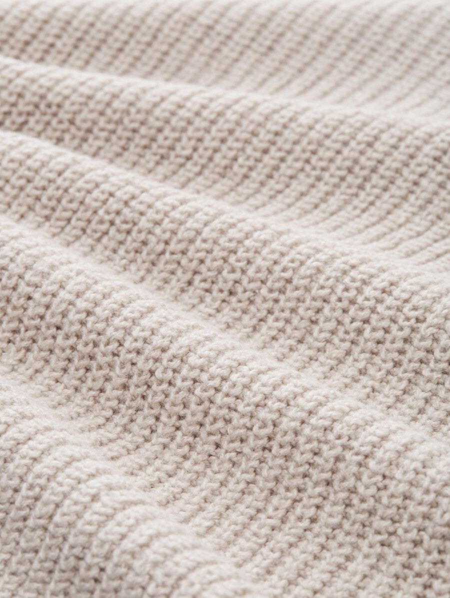 pull en maille à col en v