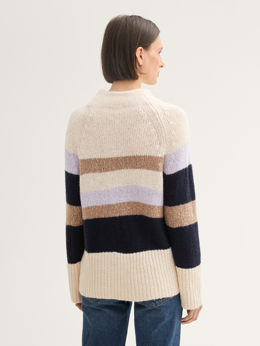 pull tricoté à rayures