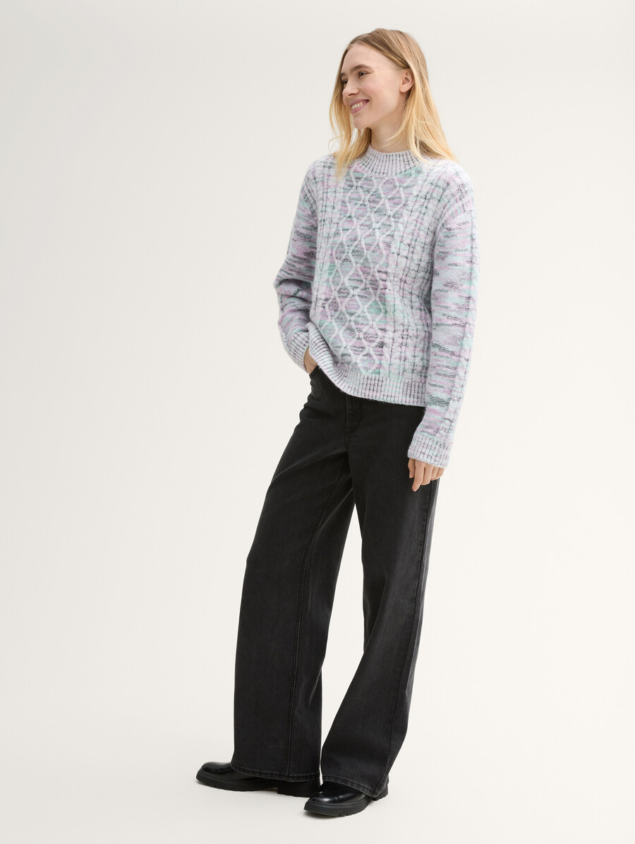 pull à motif en tricot torsadé