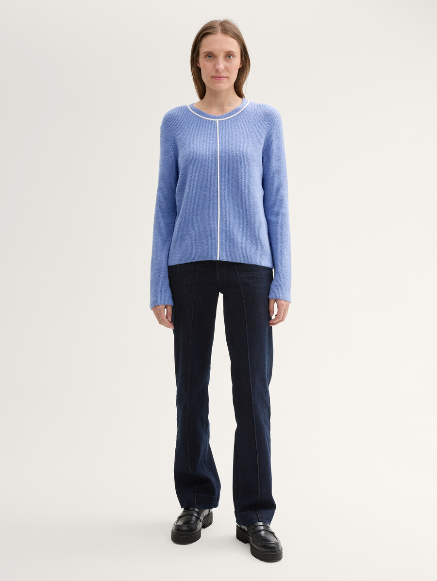 pull tricoté avec surpiqûres décoratives