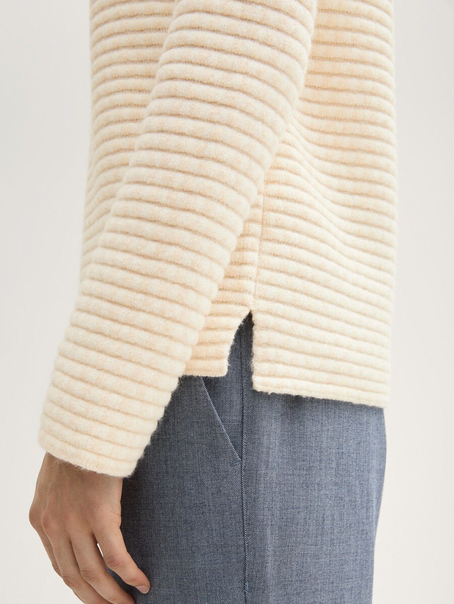 pull en maille à col montant