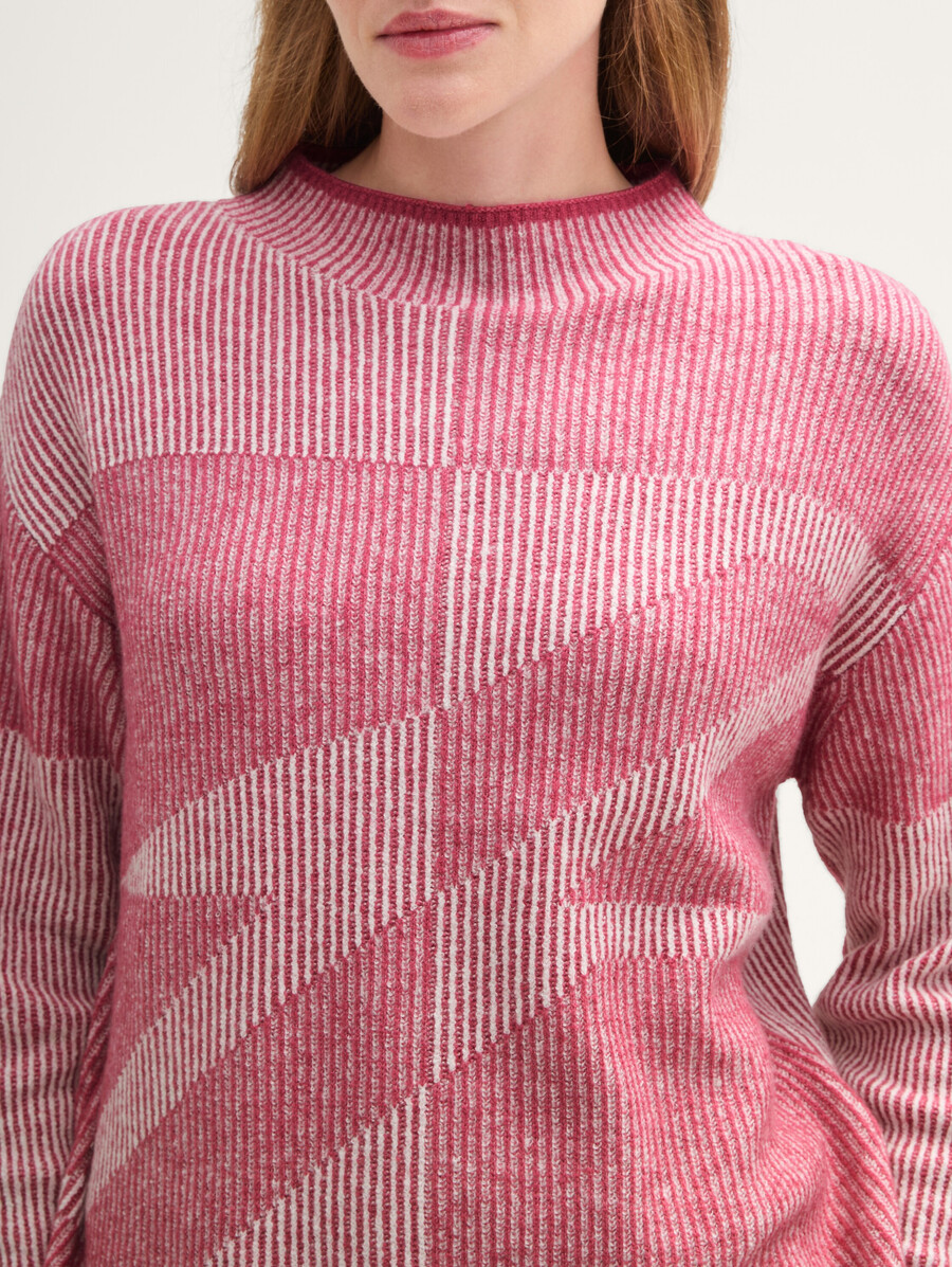 pull tricoté à motifs