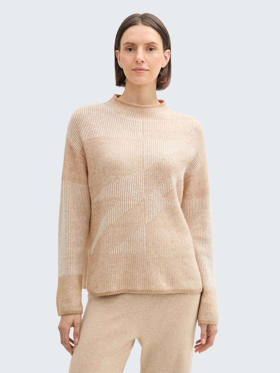 pull tricoté à motifs