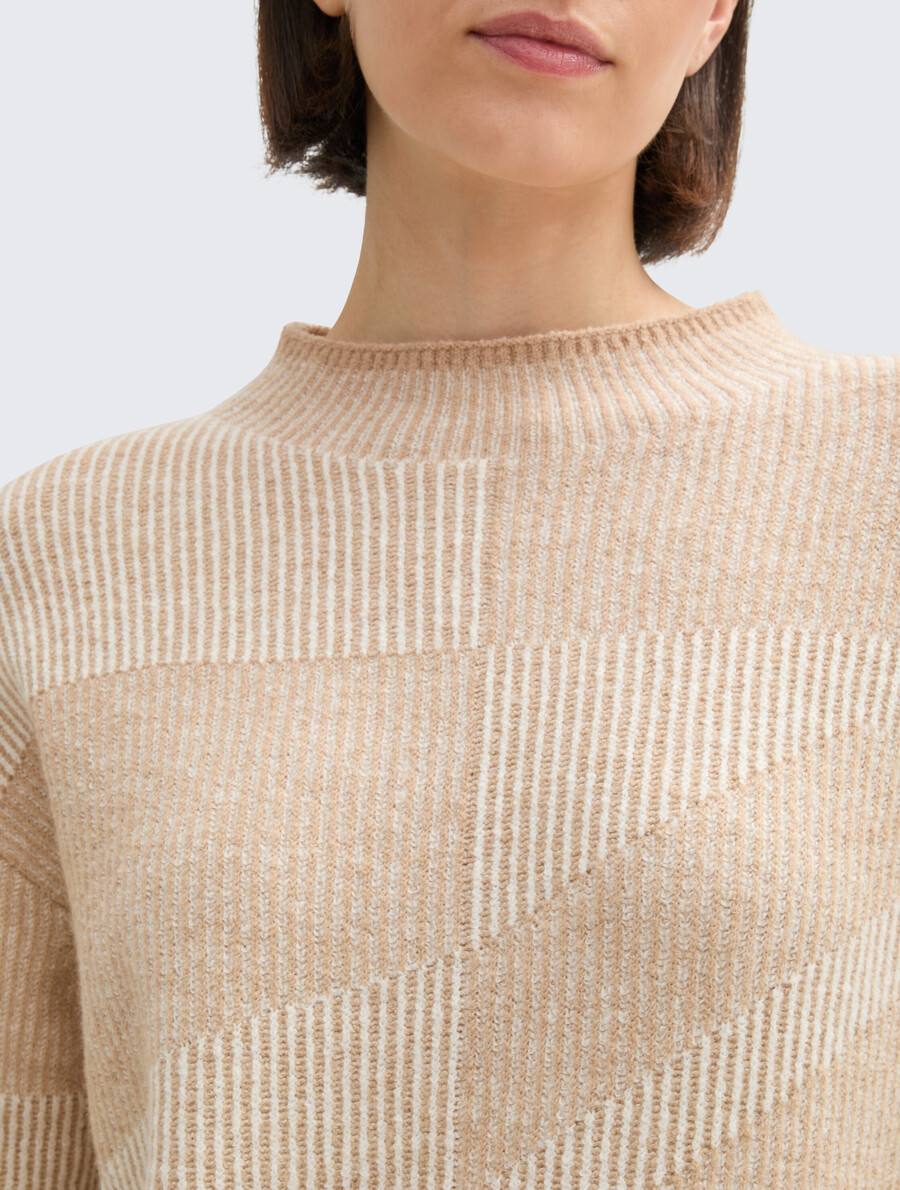 pull tricoté à motifs