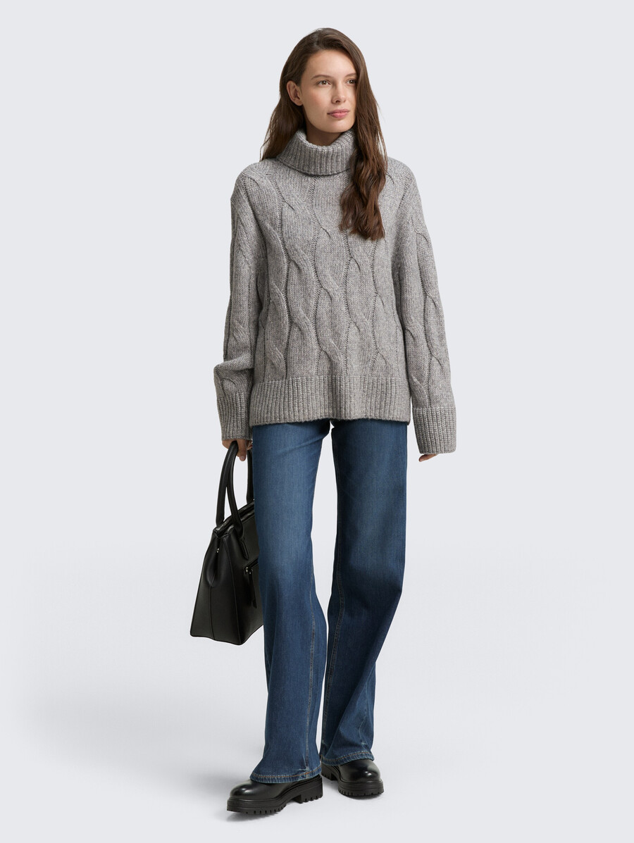 pull à col roulé avec motif en tricot torsadé