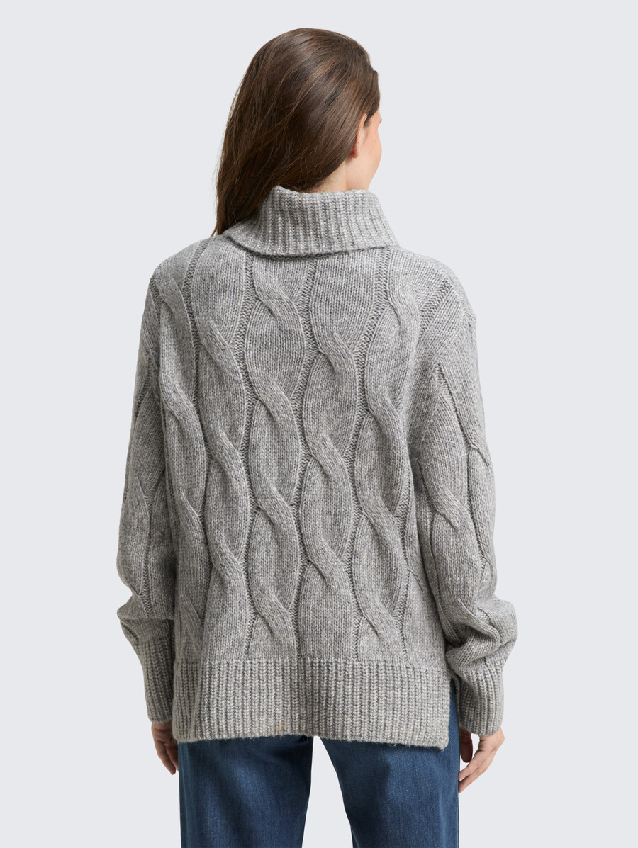 pull à col roulé avec motif en tricot torsadé