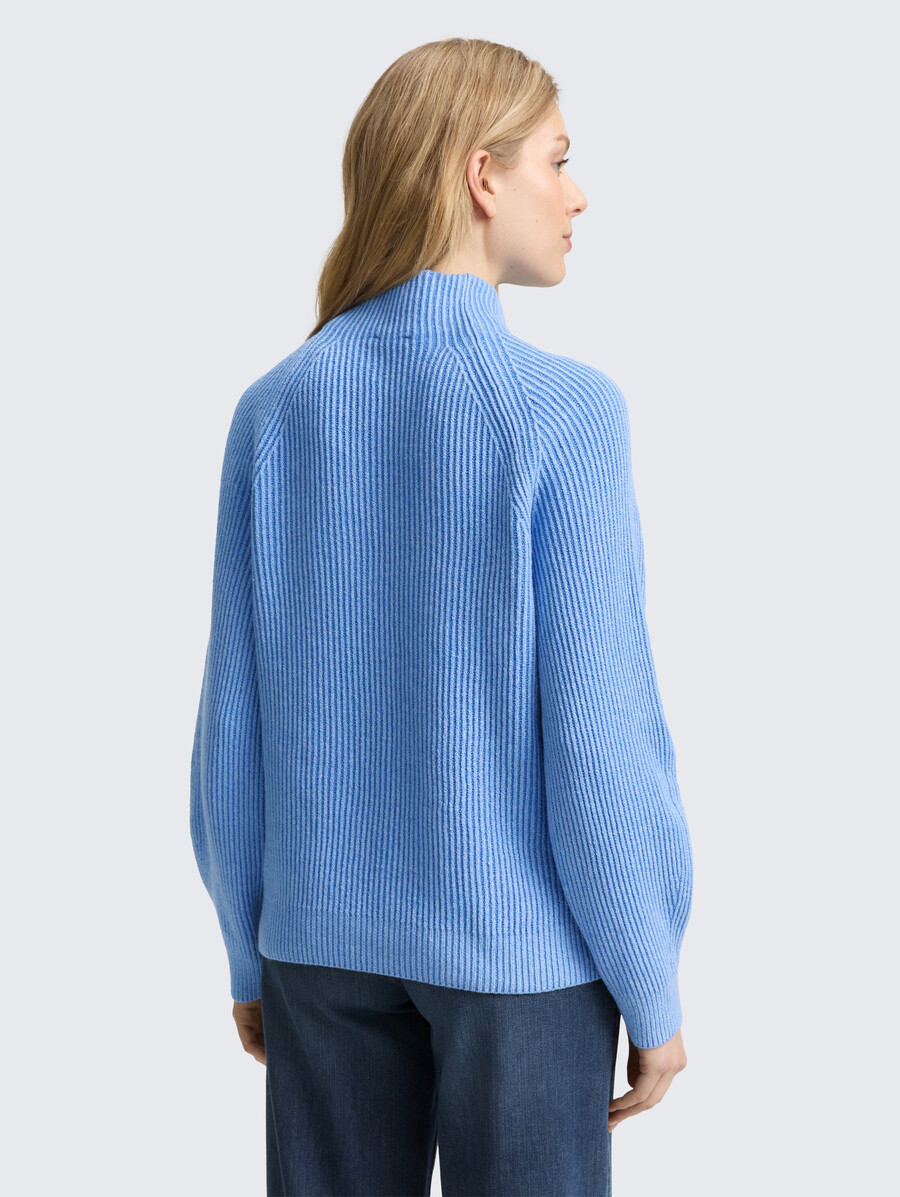 pull ample en maille à col montant