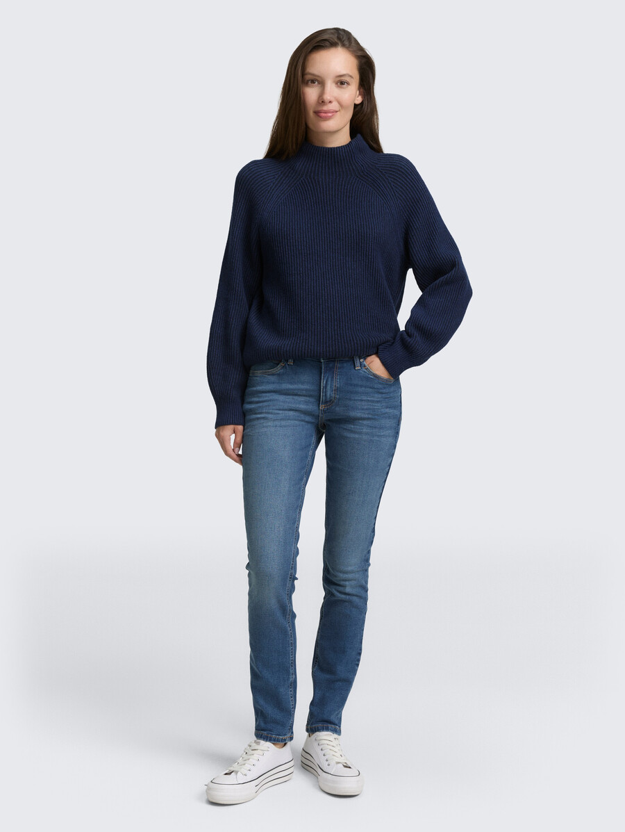 pull ample en maille à col montant