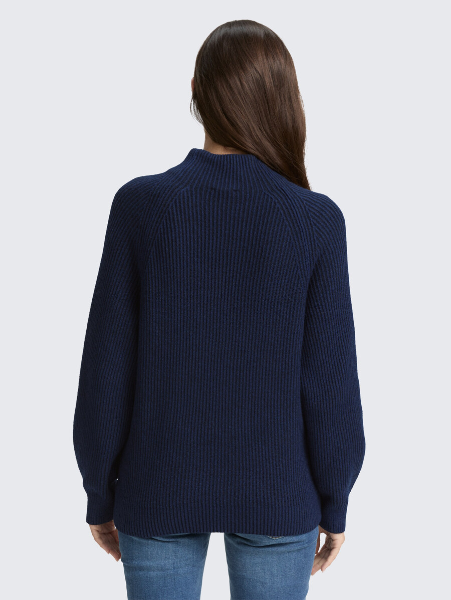 pull ample en maille à col montant