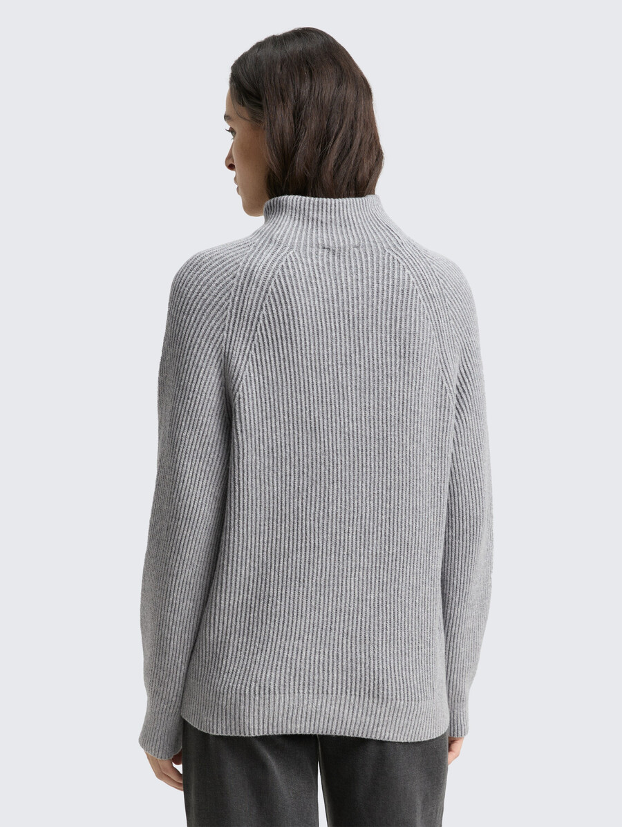 pull ample en maille à col montant