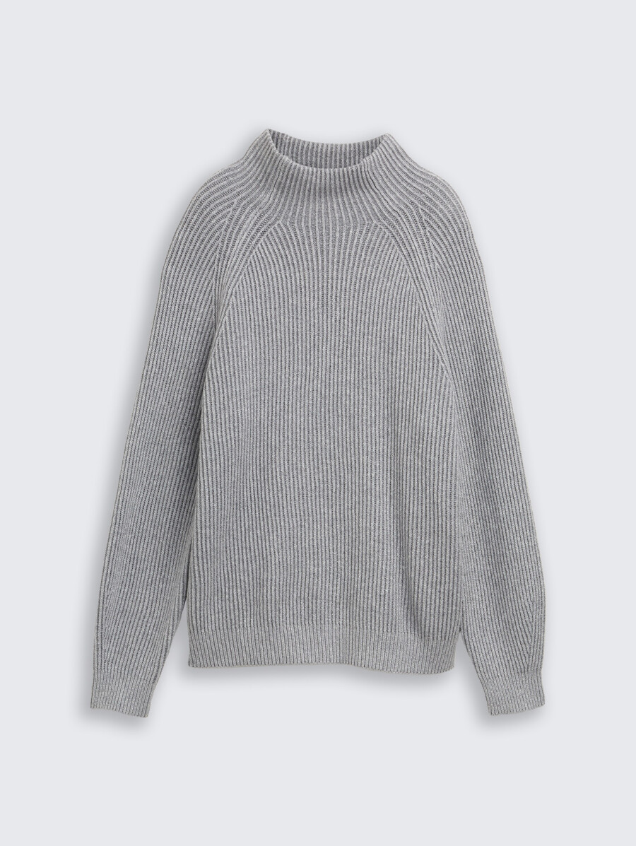 pull ample en maille à col montant