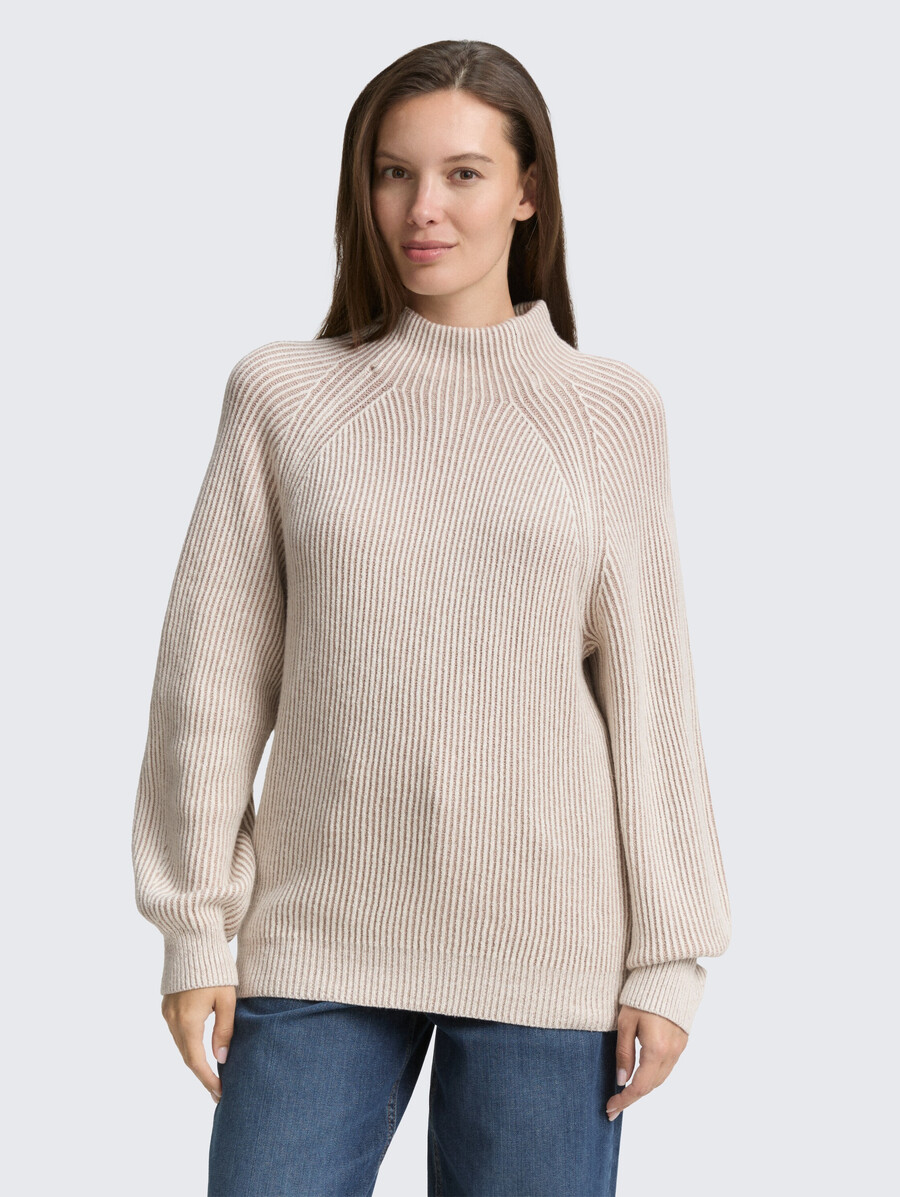 pull ample en maille à col montant