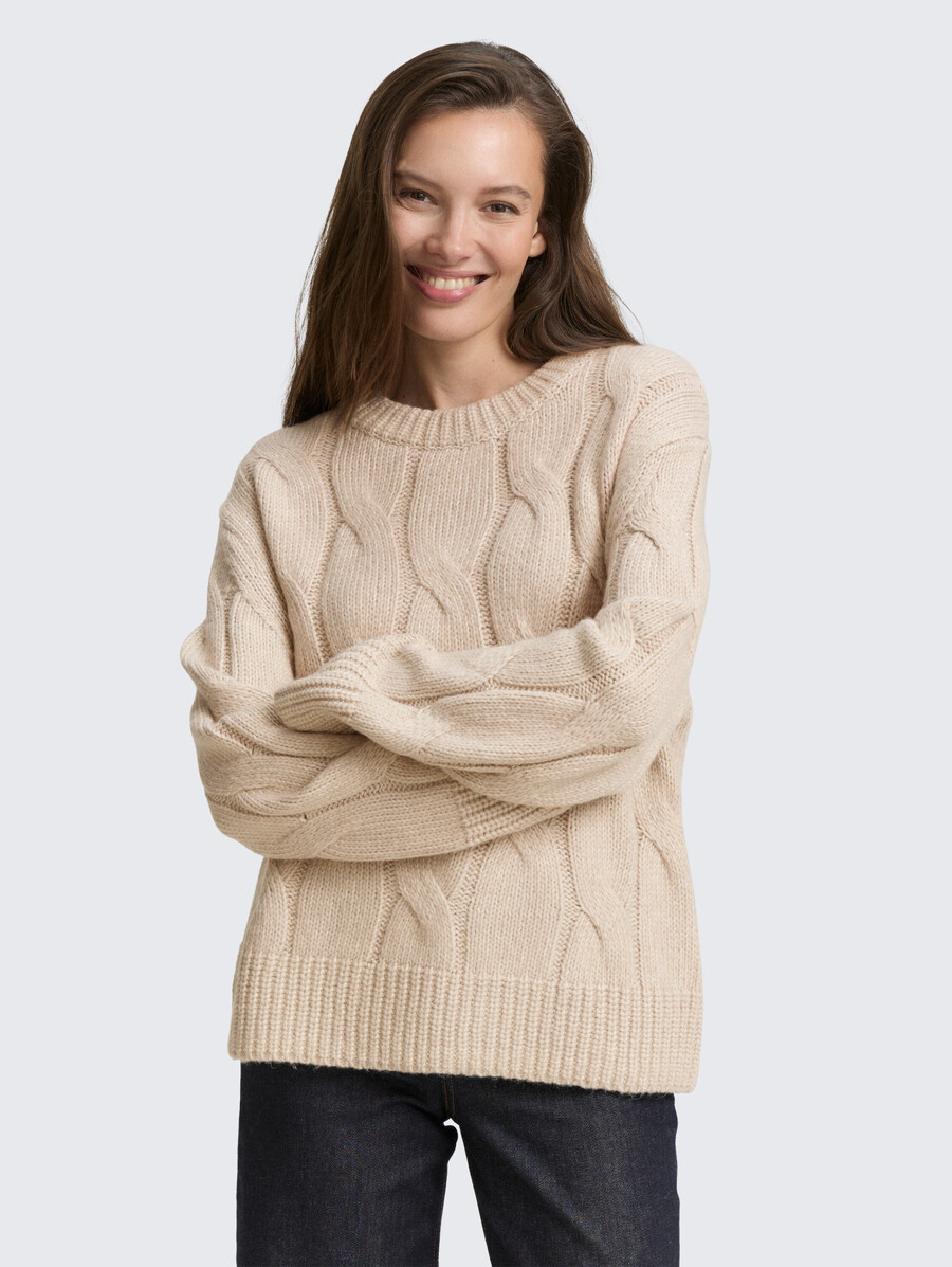 pull ample en maille à torsades