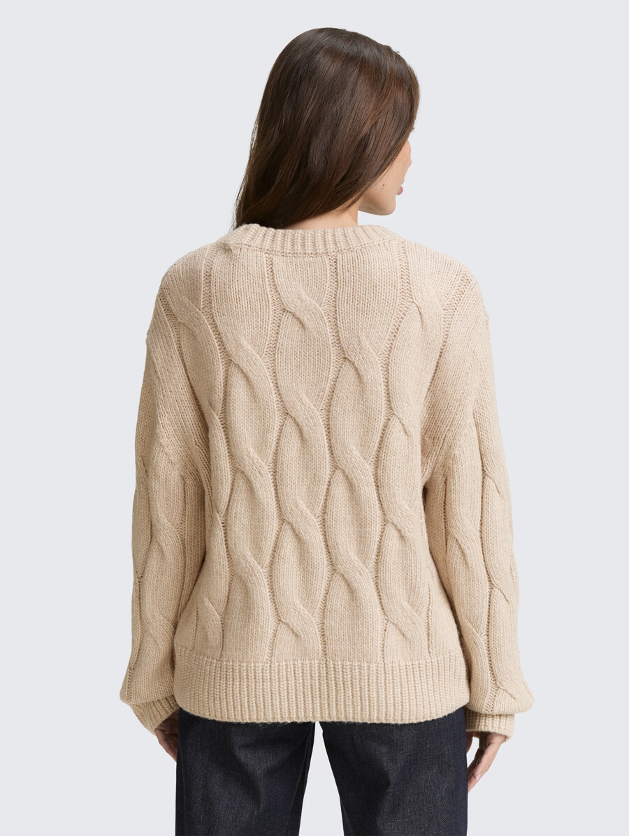 pull ample en maille à torsades