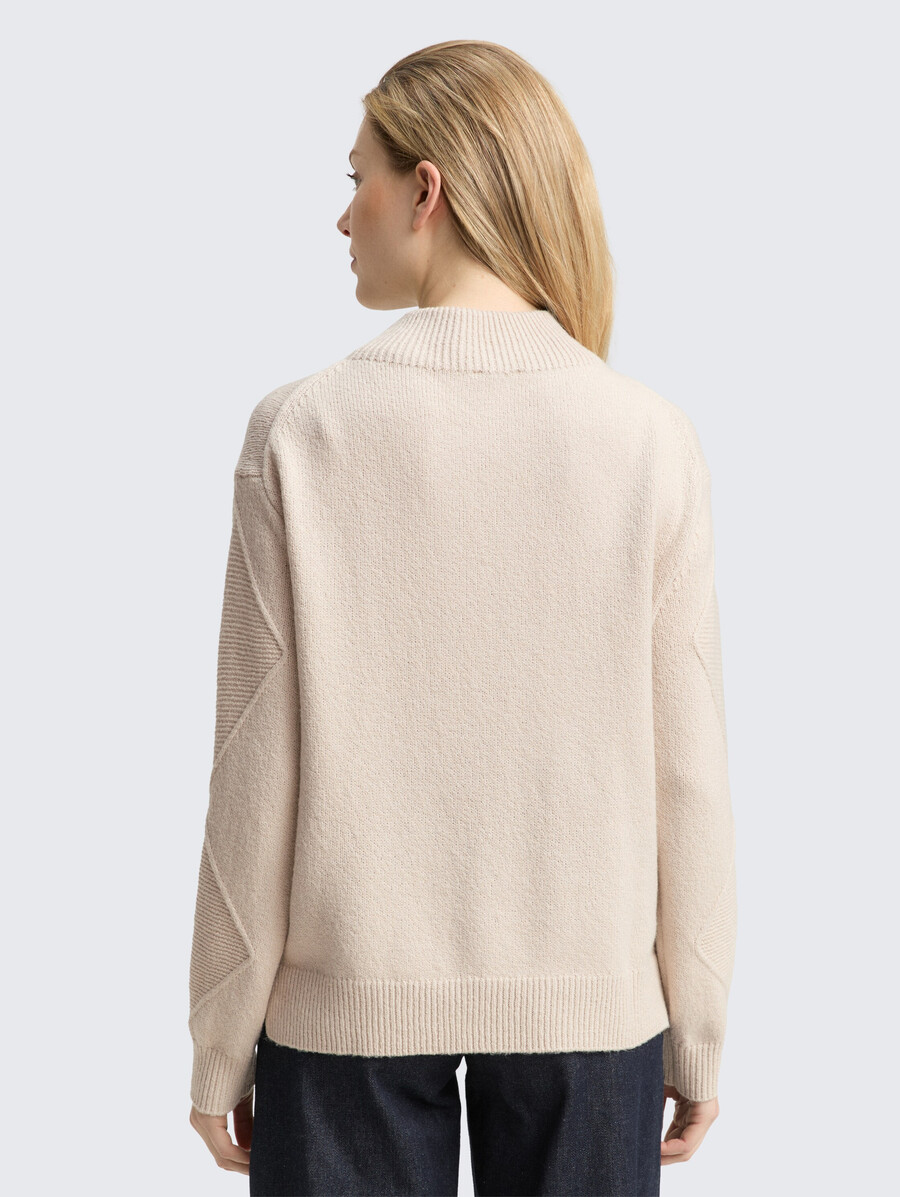 pull ample en maille à col montant