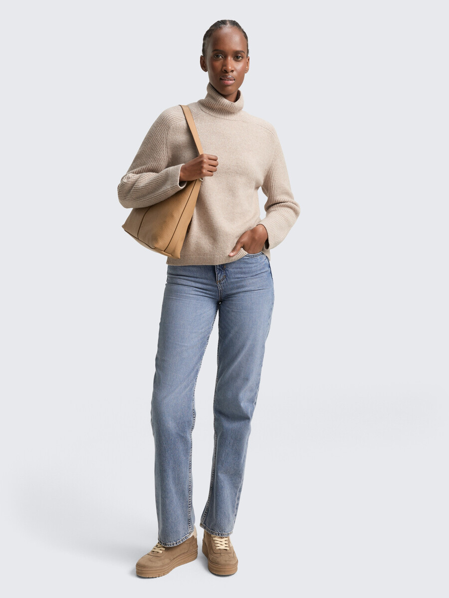 pull en maille à coupe décontractée et col montant