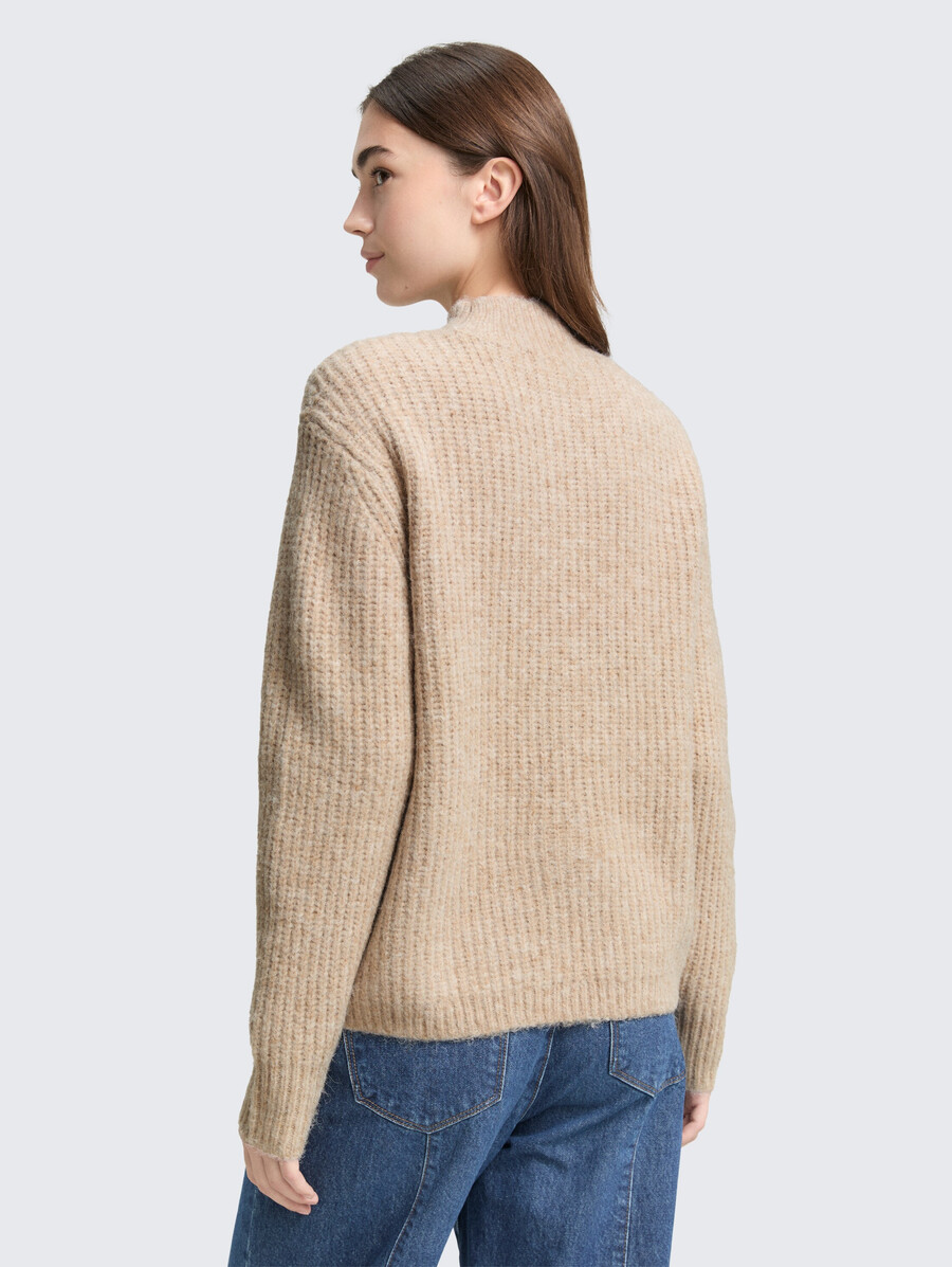 pull en maille à coupe décontractée et col montant