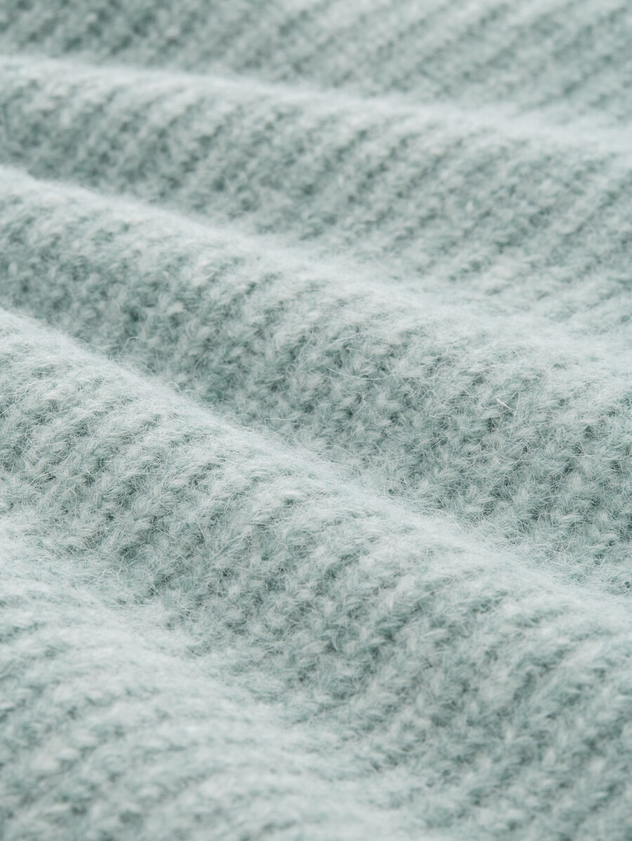 pull en maille à coupe décontractée et col montant