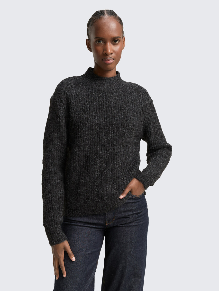 pull en maille à coupe décontractée et col montant