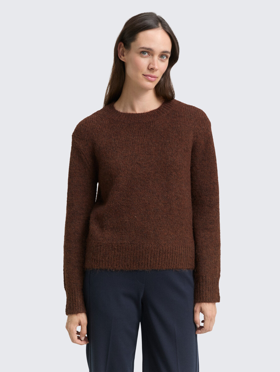 pull tricoté avec teneur en laine