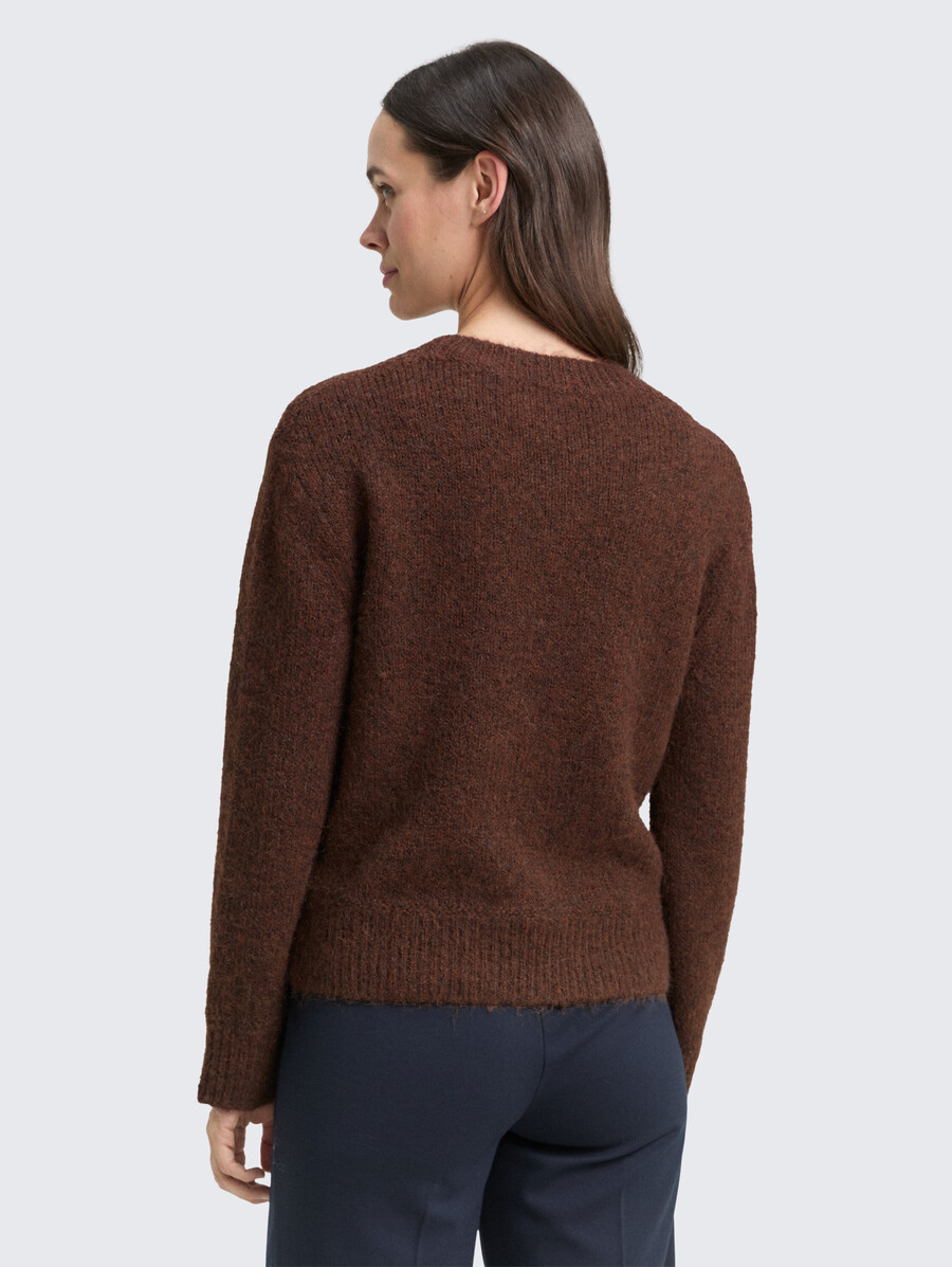 pull tricoté avec teneur en laine