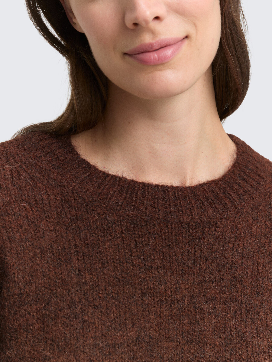 pull tricoté avec teneur en laine