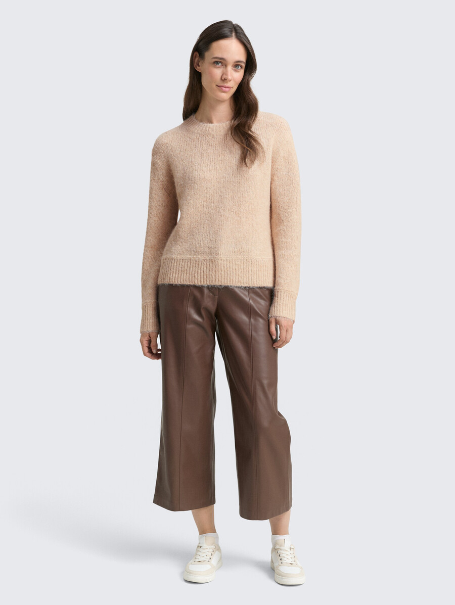 pull tricoté avec teneur en laine
