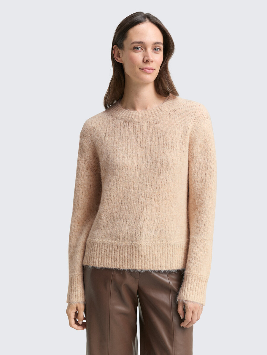 pull tricoté avec teneur en laine