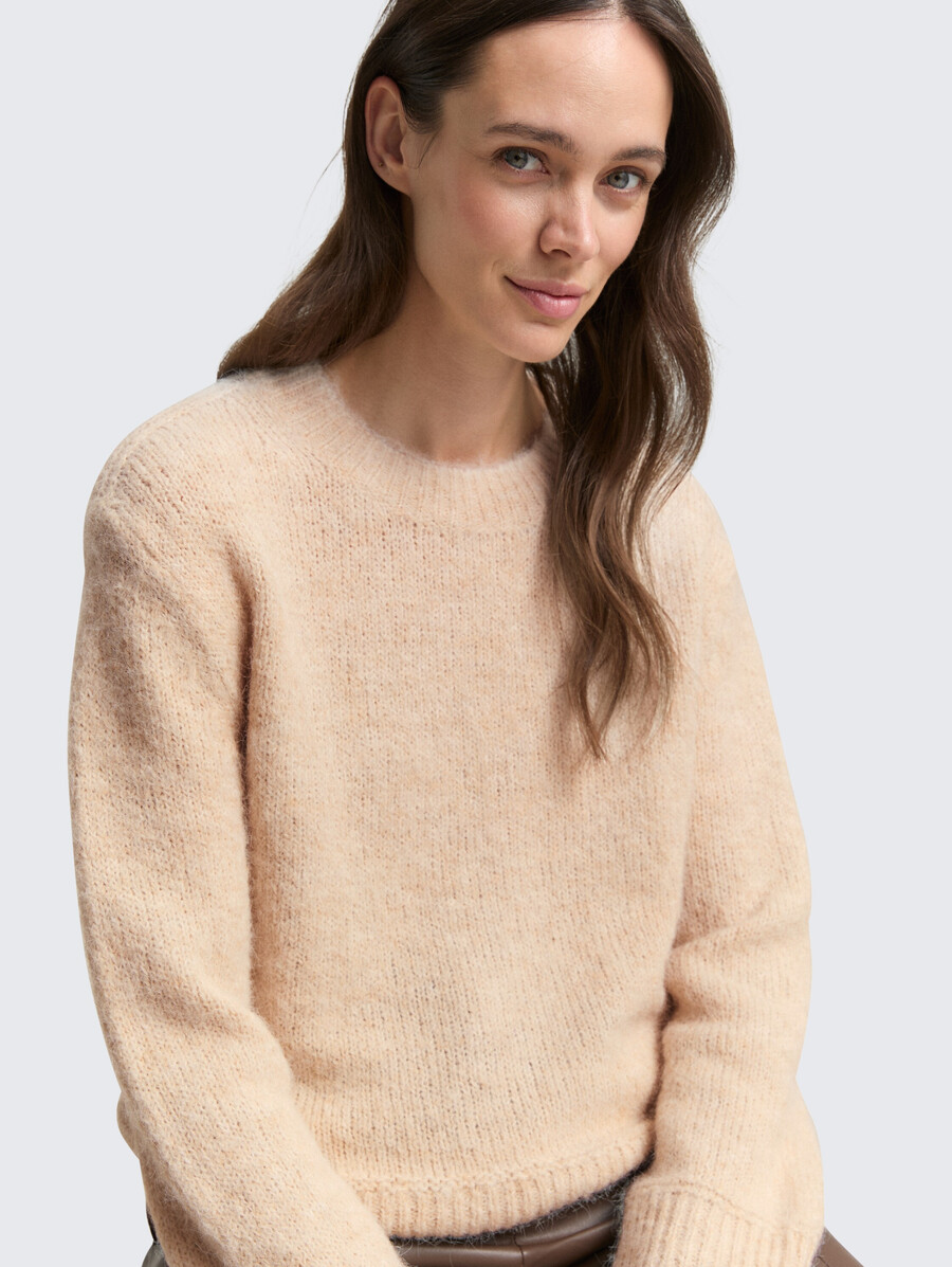 pull tricoté avec teneur en laine
