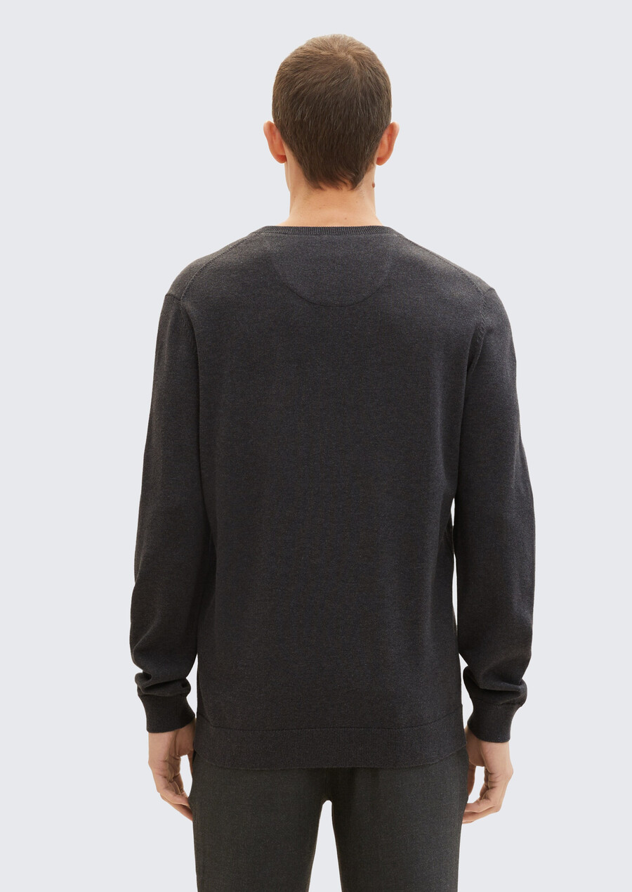 pull en maille à col en v