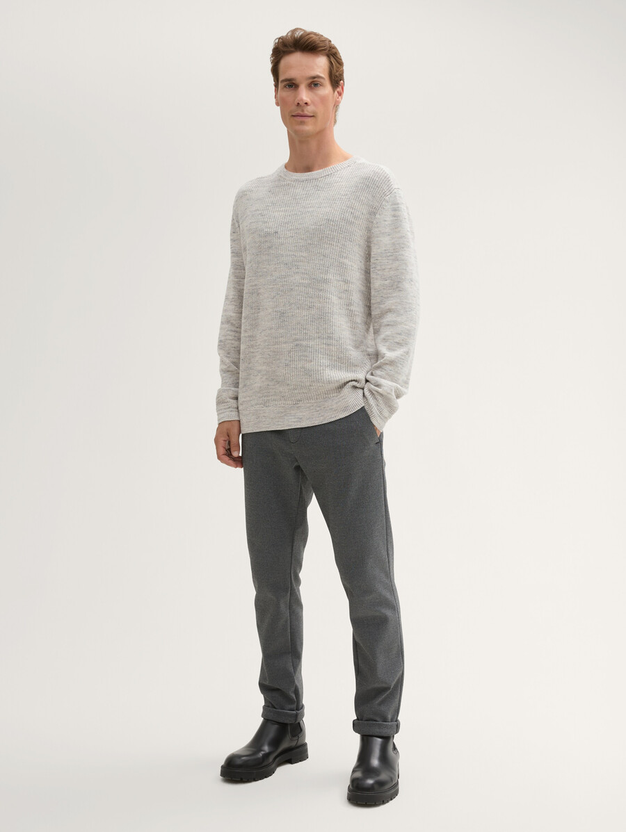 pull tricoté avec teneur en laine