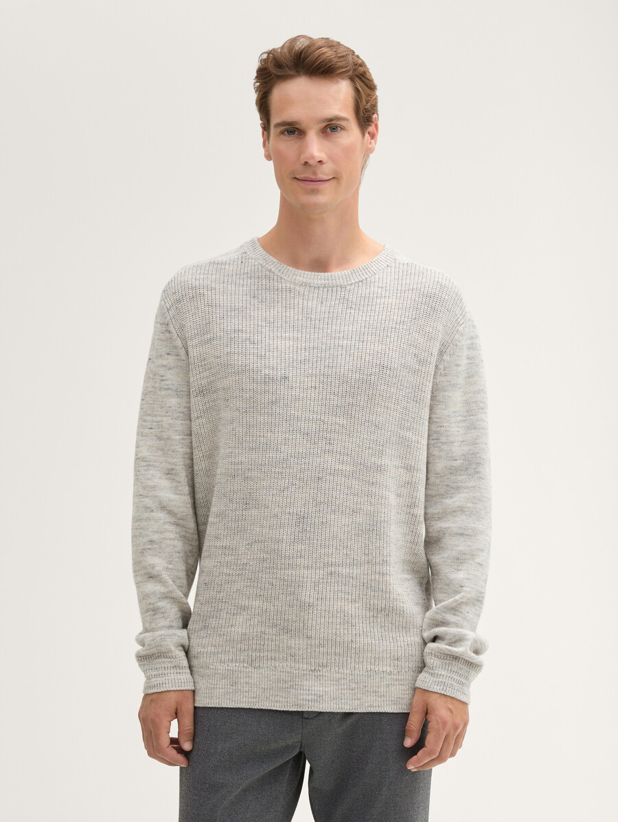 pull tricoté avec teneur en laine