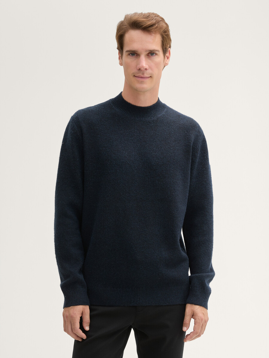 pull en maille à col montant